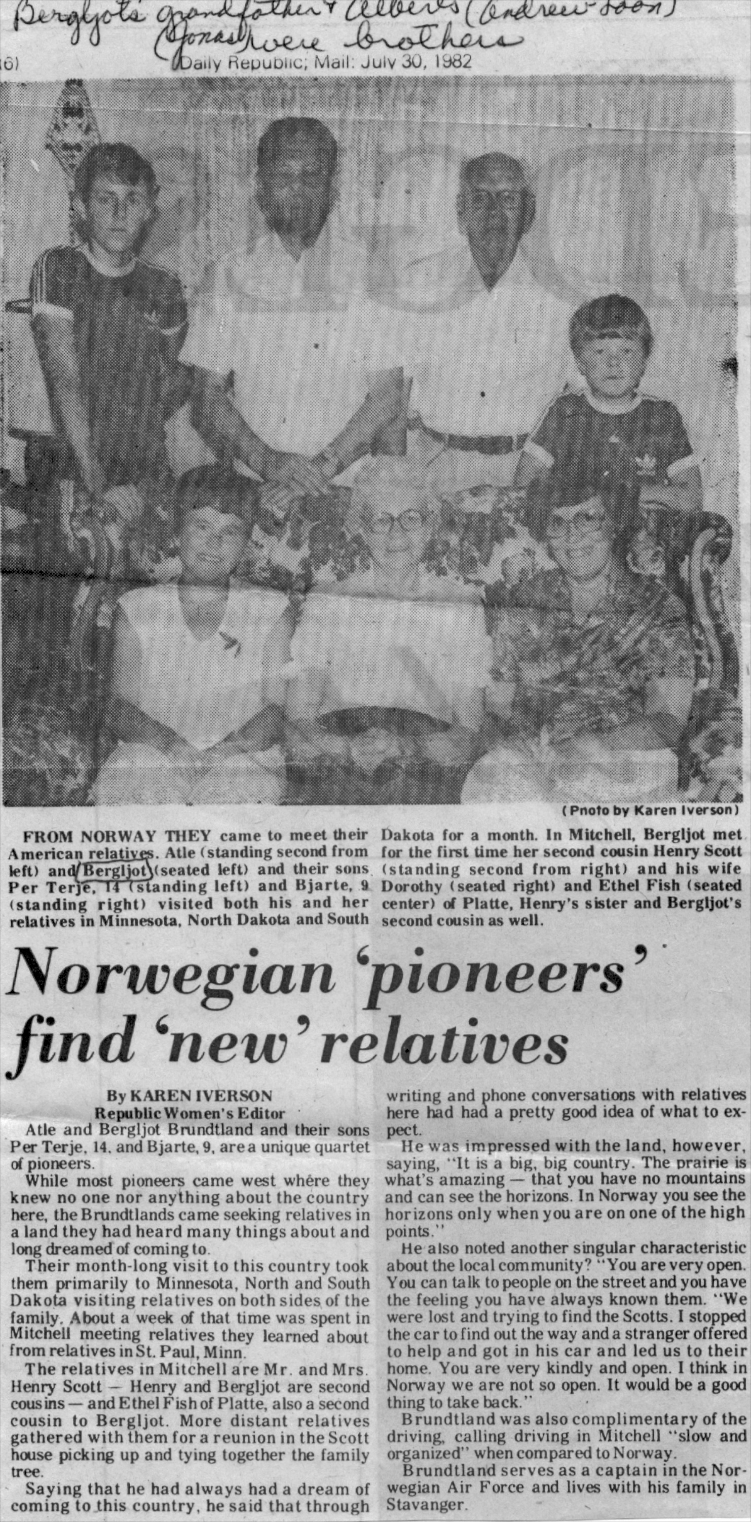 1982-Norway Lunde Relatives.jpg